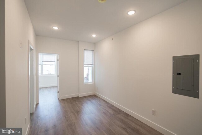 Building Photo - 1709 Snyder Ave