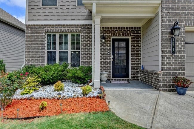 Building Photo - 1958 Lakeview Bend Way