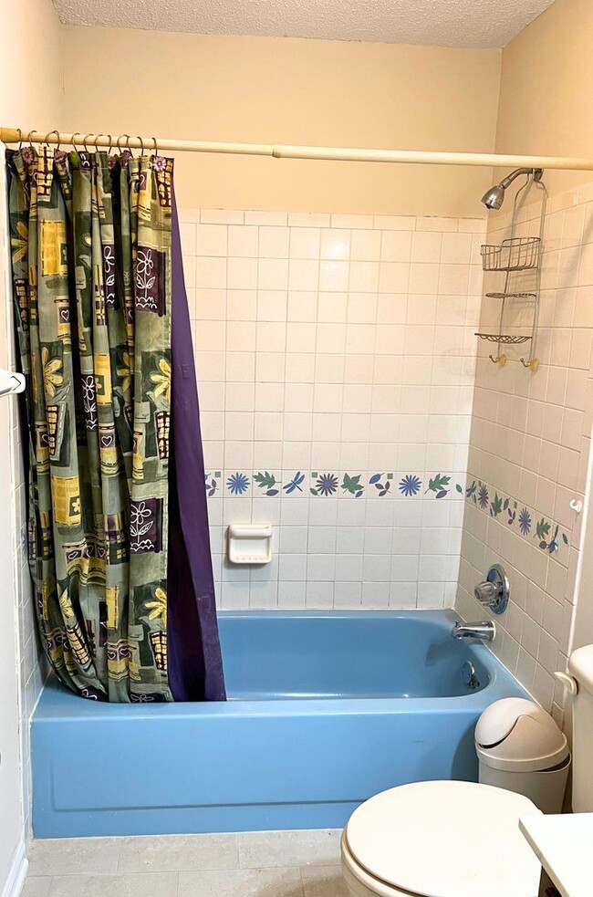 Building Photo - Charming 3-Bedroom Home on 2 Acres – Lands...