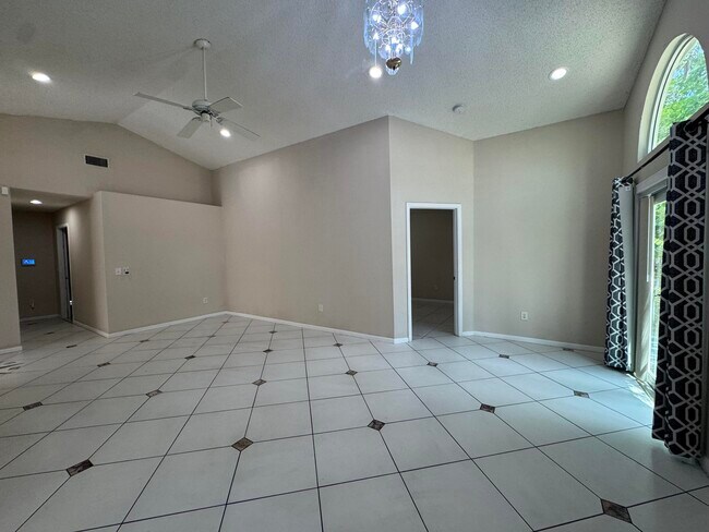 Building Photo - 1038 W Jasmine Ln