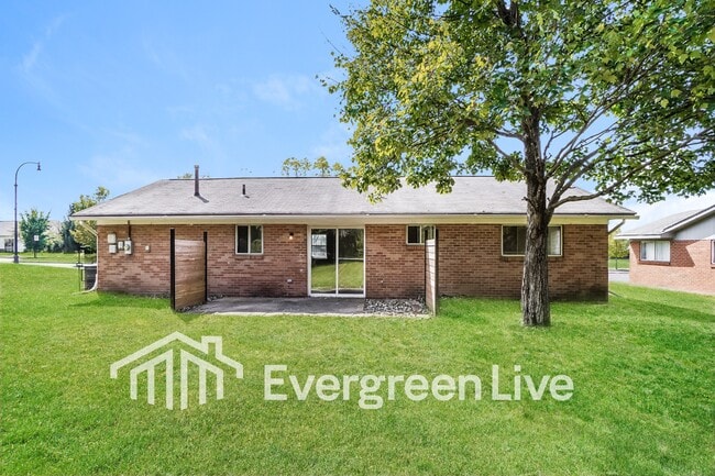 Building Photo - 64 Huber Village Blvd