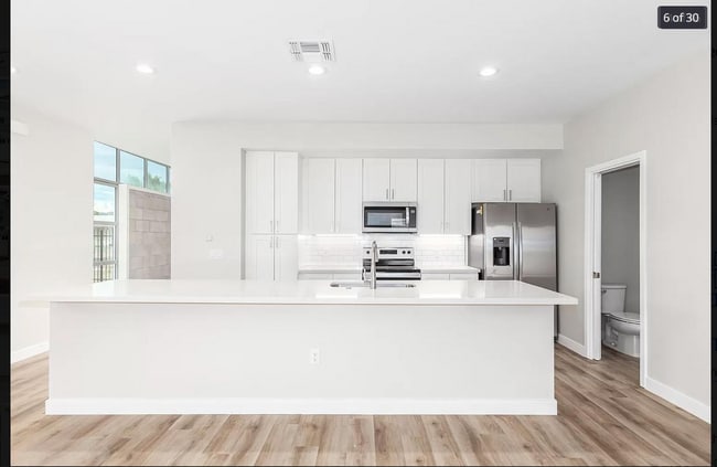 Primary Photo - 3006 N 34th St