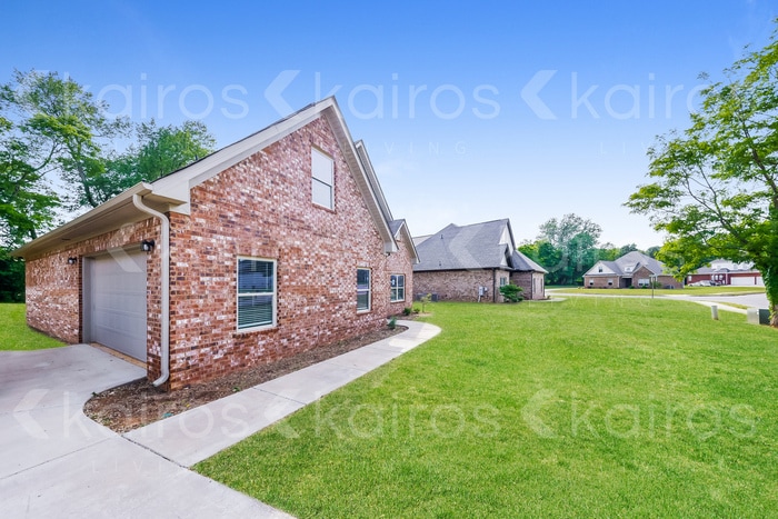Building Photo - 133 Matilda Dr