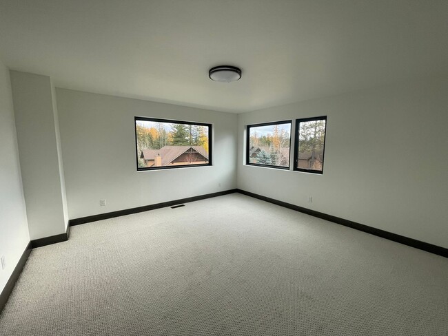 Building Photo - Whitefish Landing Town House