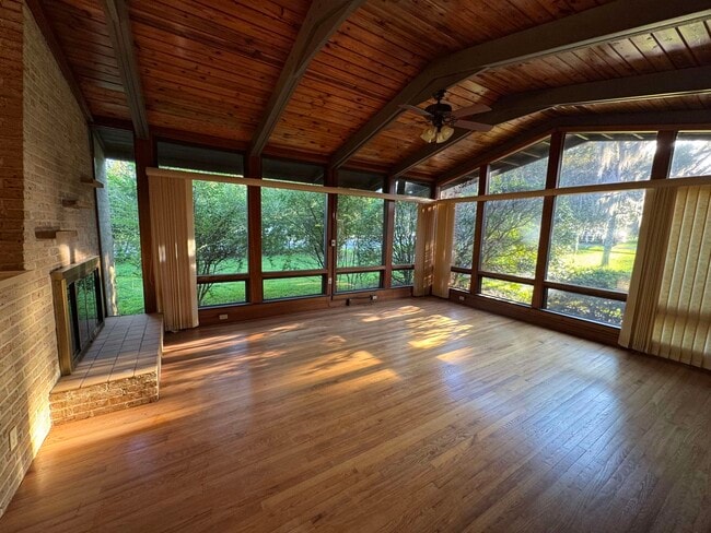 Building Photo - 1173 Seminole Dr