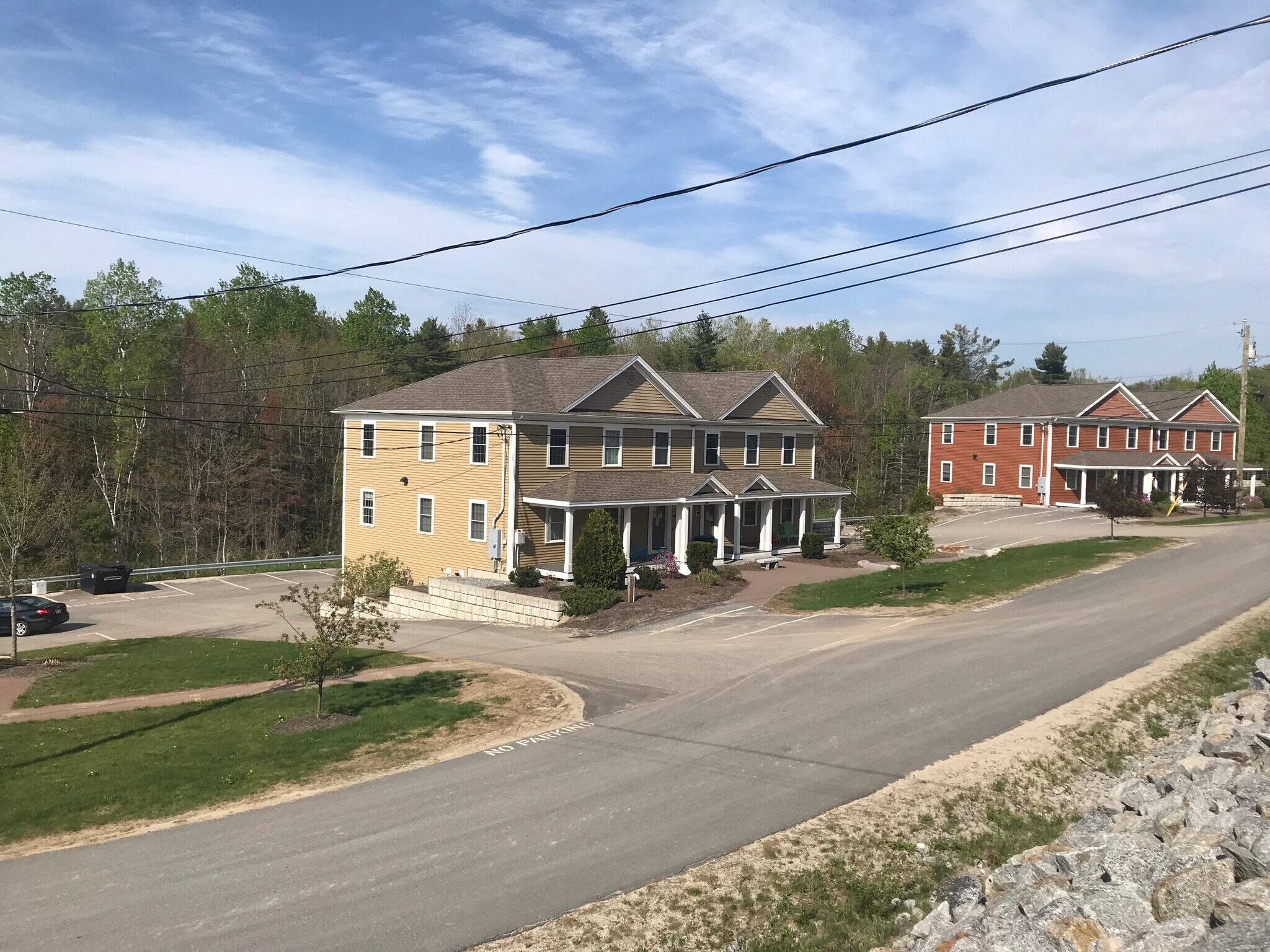 Building Photo - 42 Cottage Ln
