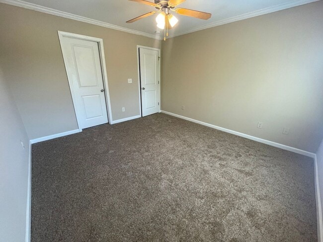 Building Photo - Pre-Leasing for August 2026!