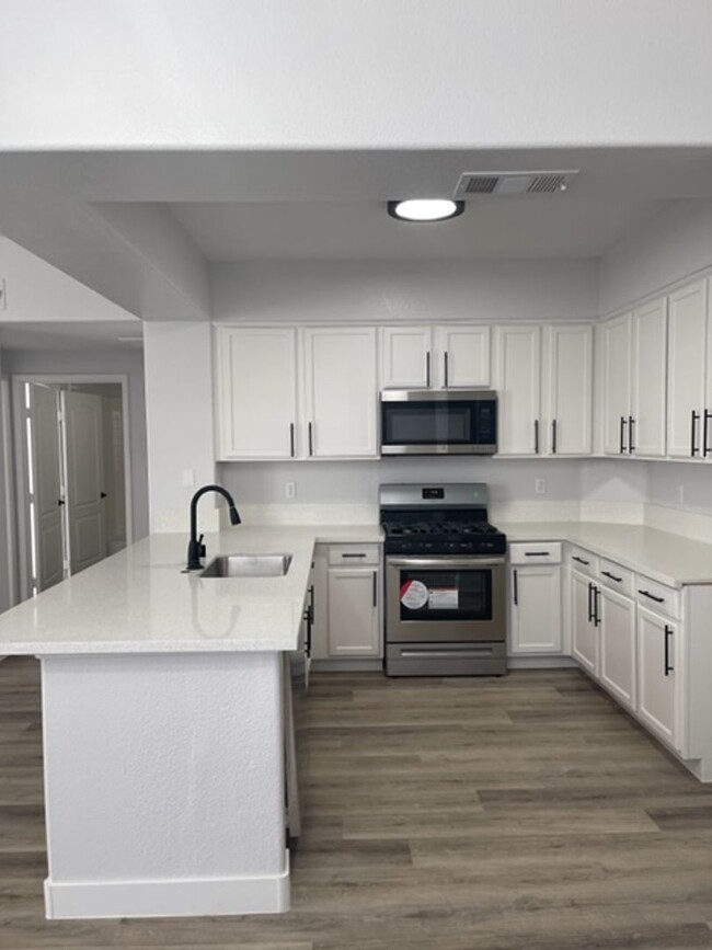 Building Photo - BEAUTIFUL CUSTOM CONDO IN DOWNTOWN SUMMERLIN