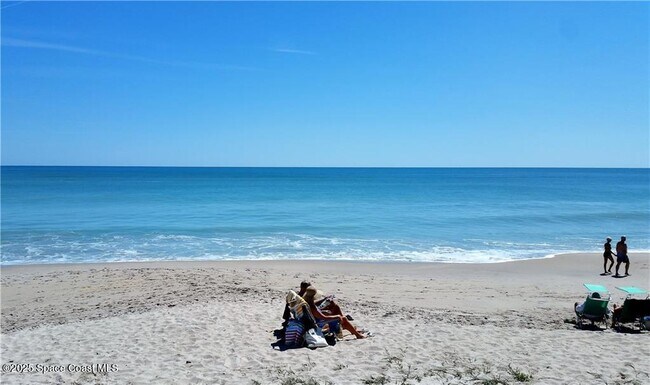 Building Photo - 8 Vista Palm Ln