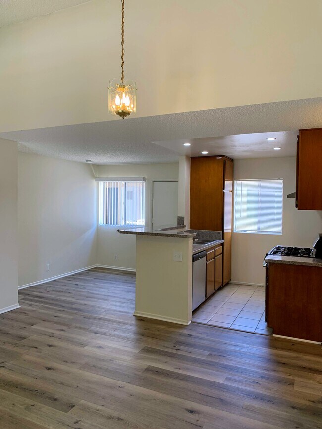 Building Photo - 1101 E South St