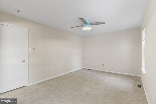 Building Photo - 424 Revere Dr