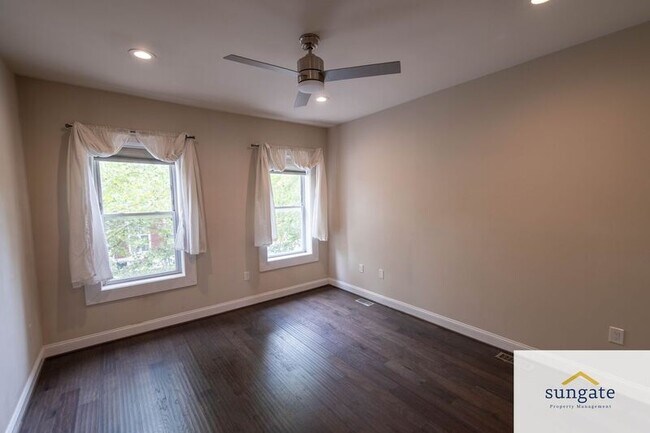 Building Photo - 442 N Linwood Ave
