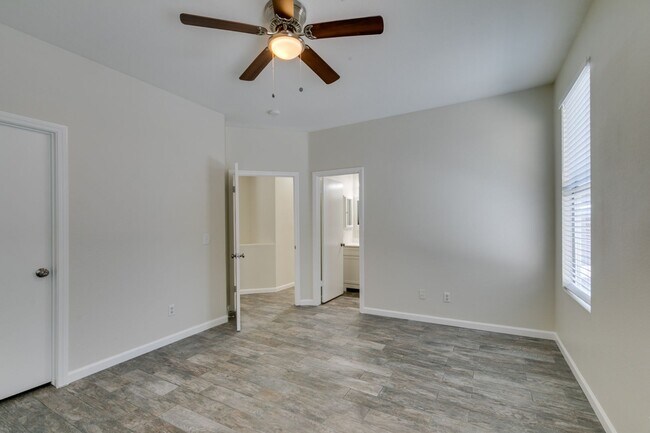 Building Photo - Beautifully updated 3-bedroom home offerin...