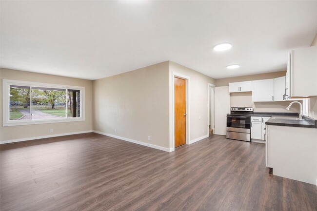 Building Photo - Fully Remodeled 3 bedroom | 1 bathroom | 1...