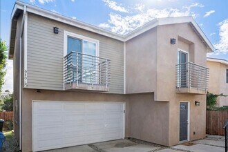 Building Photo - Modern Detached 3 Bedroom House with Private 2 Car Garage and Patio