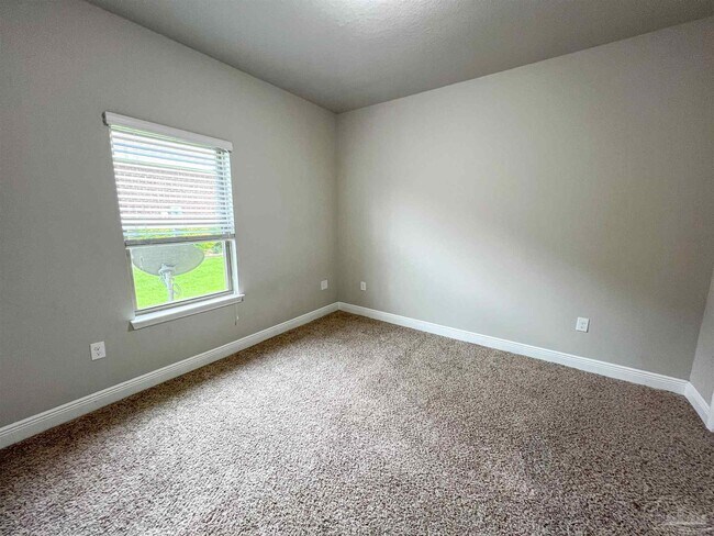 Building Photo - 9379 Pebble Stone Dr