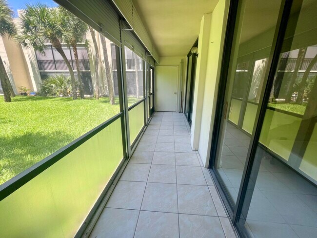 Building Photo - 5130 Las Verdes Cir