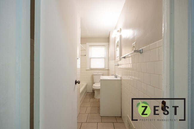 Building Photo - 3740 Tyler St