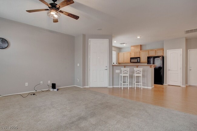 Building Photo - 27 Hudson Canyon St