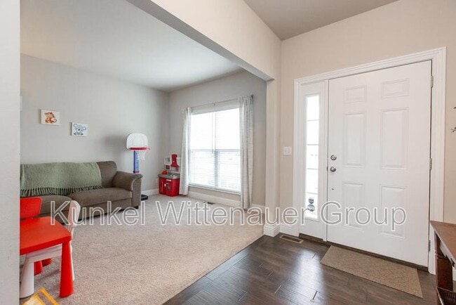 Building Photo - 2724 Ambridge Dr