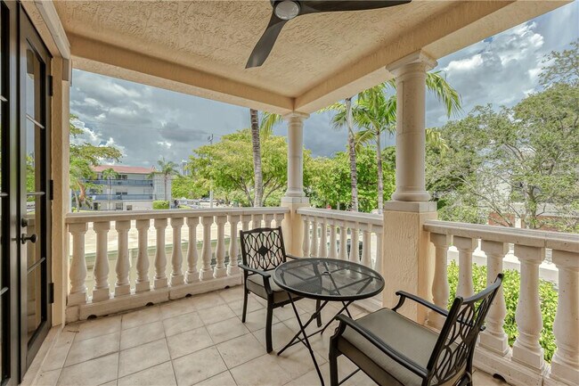 Building Photo - 1206 NE 1st St