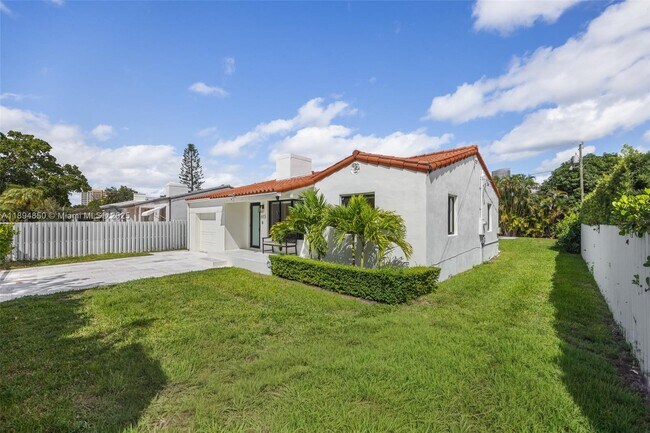 Building Photo - 615 SW 21st Rd