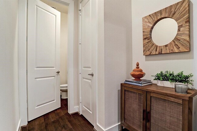 Building Photo - 8808 Hollister Pine Ct
