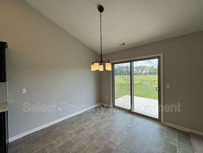 Building Photo - 390 Zebulon Cv