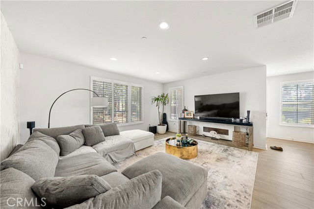 Building Photo - 120 Novel