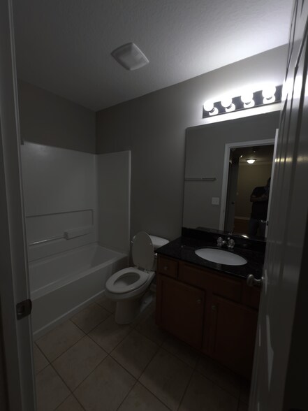 Building Photo - 21 Laurel Ln