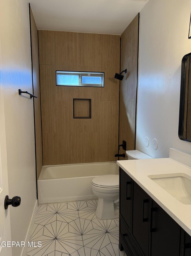 Building Photo - 3045 Woodhead