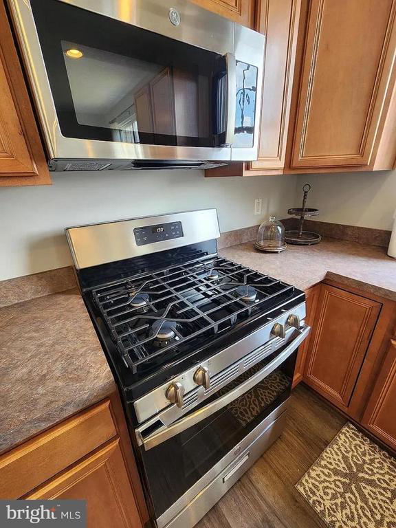 Building Photo - 9211 Cascade Falls Dr