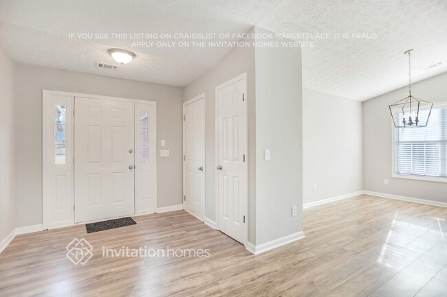 Building Photo - 425 2 Iron Trail NW