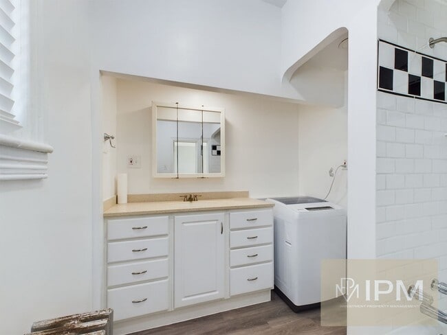 Building Photo - 60 N Sherman St