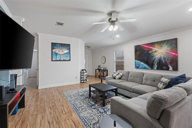 Building Photo - 208 Banner Ave