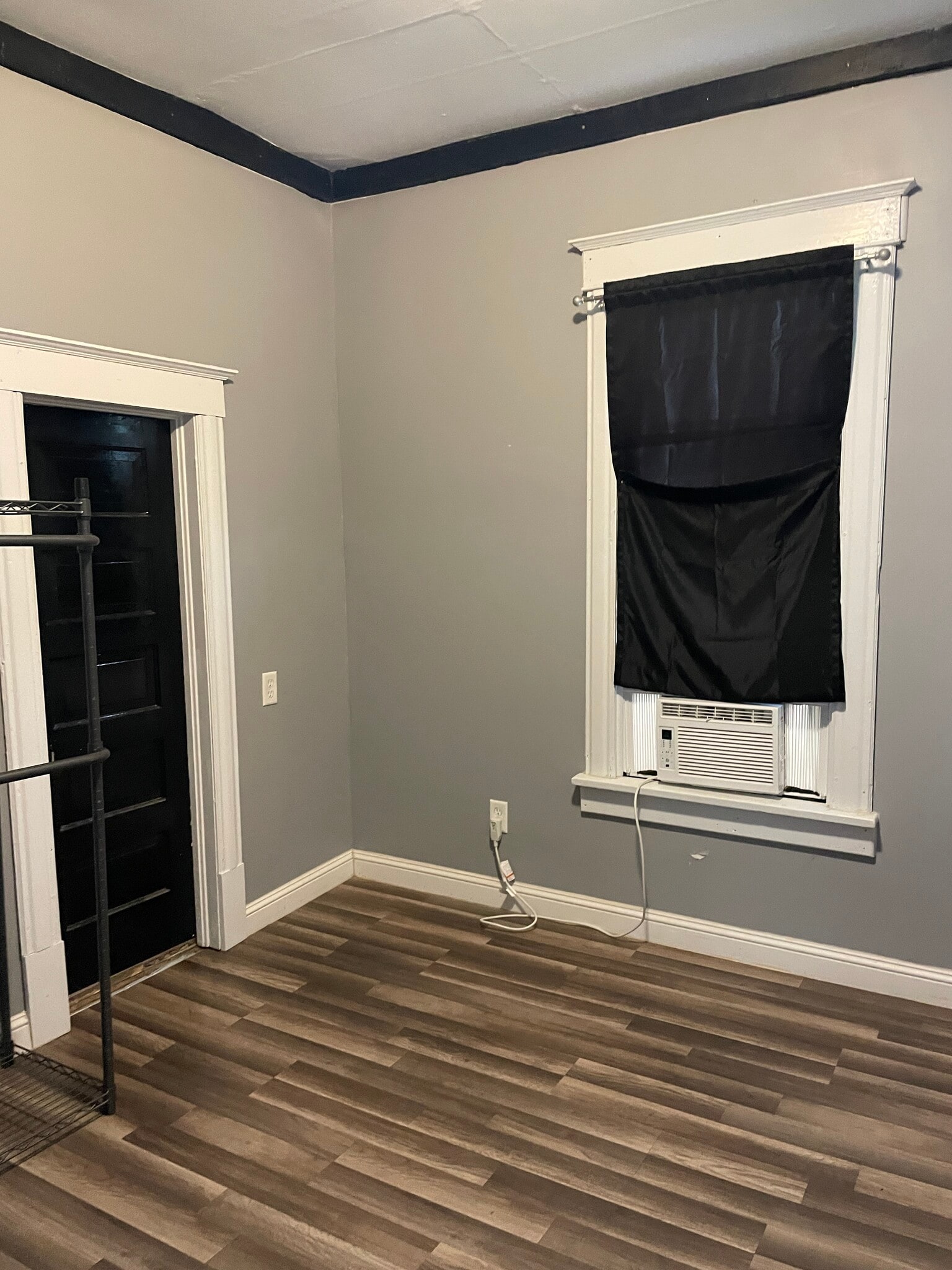 Building Photo - 1012 5th St