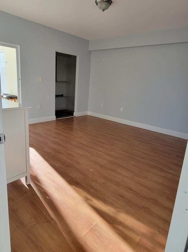 Building Photo - 4401 Crystal Lake Dr