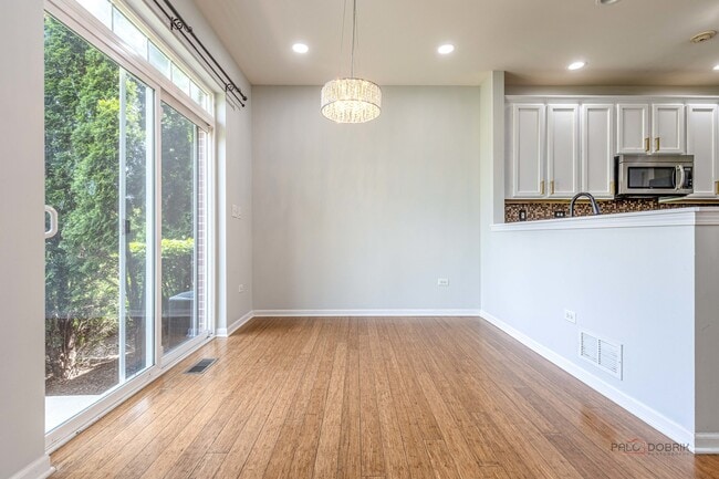 Building Photo - 2659 Dunraven Ave