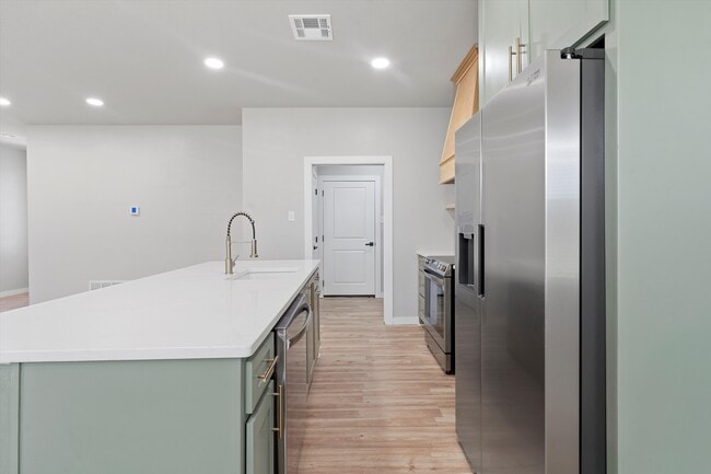 Building Photo - 1603 Sam Houston St