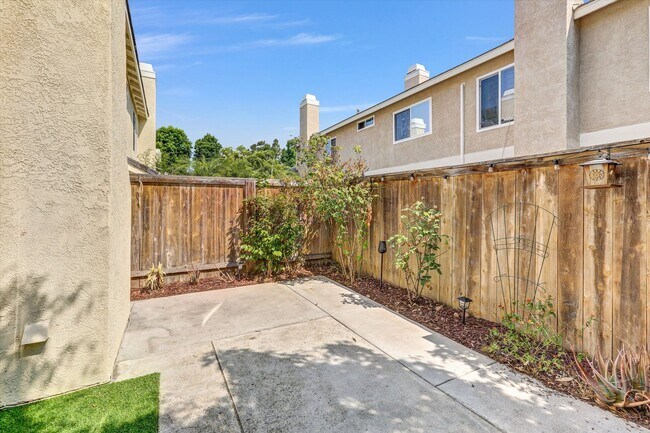 Building Photo - $500 Move In Special! 3 BD, 2.5 BA Townhome At The Groves In Carmel Valley-Del Mar