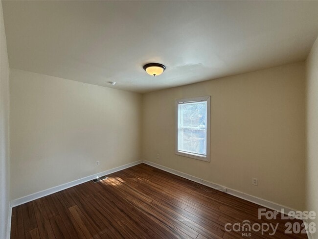 Building Photo - 707 Grandin Rd