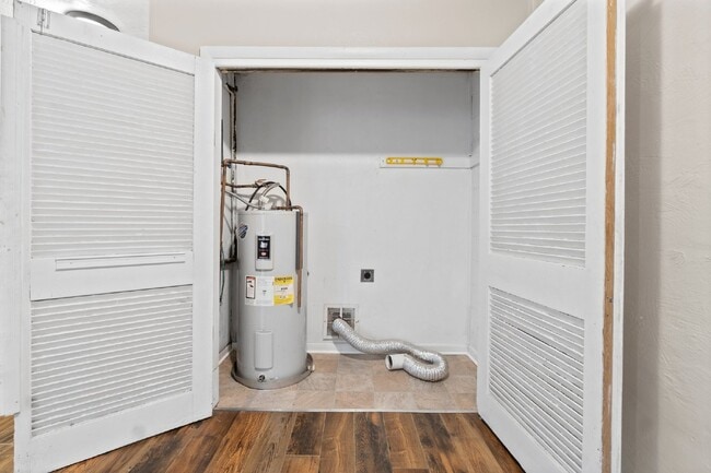 Building Photo - 3 BEDROOM BRICK TOWNHOME FOR RENT IN NORFOLK