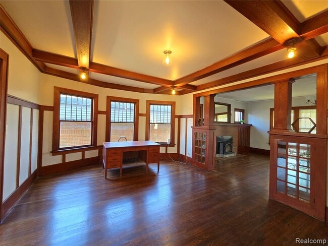 Building Photo - 26850 Seven Mile W