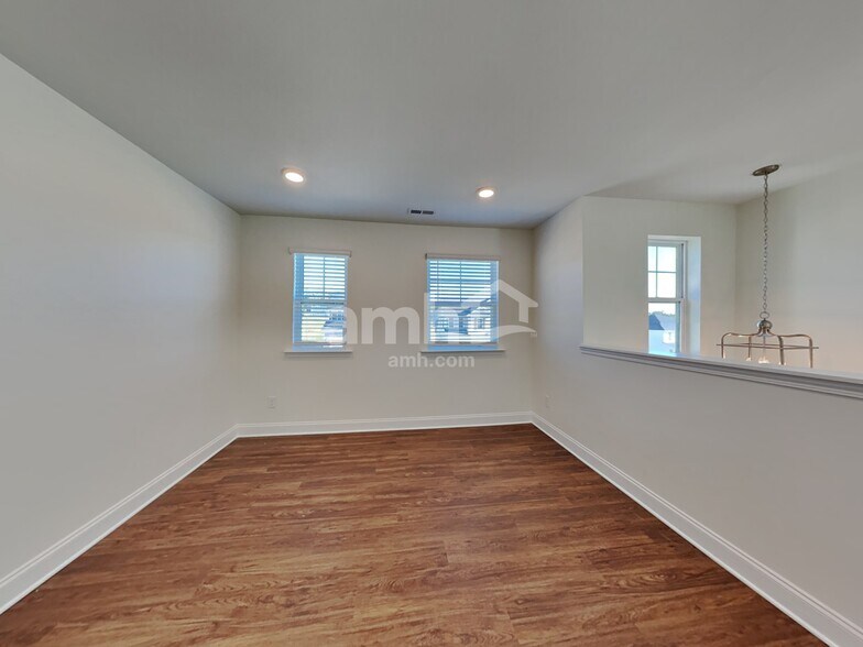 Building Photo - 112 Twin River Dr