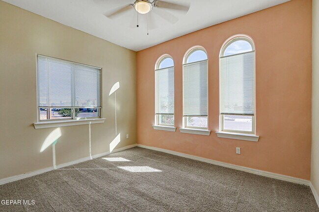 Building Photo - 14853 Tierra Escape Ave