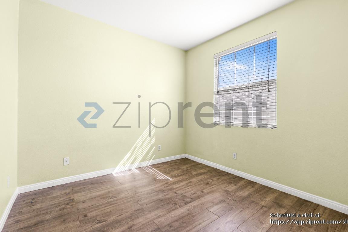 Building Photo - 1860 E 12th St