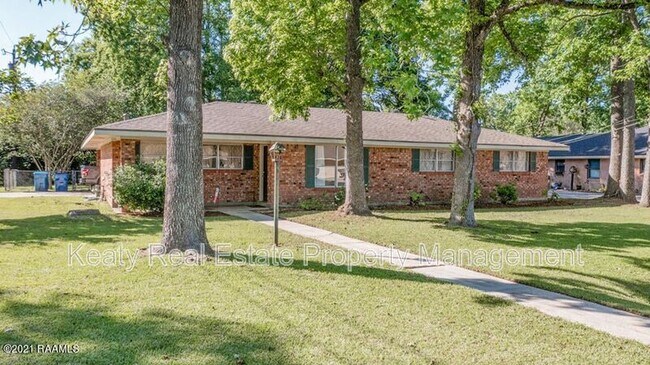 Building Photo - 214 Dover Dr