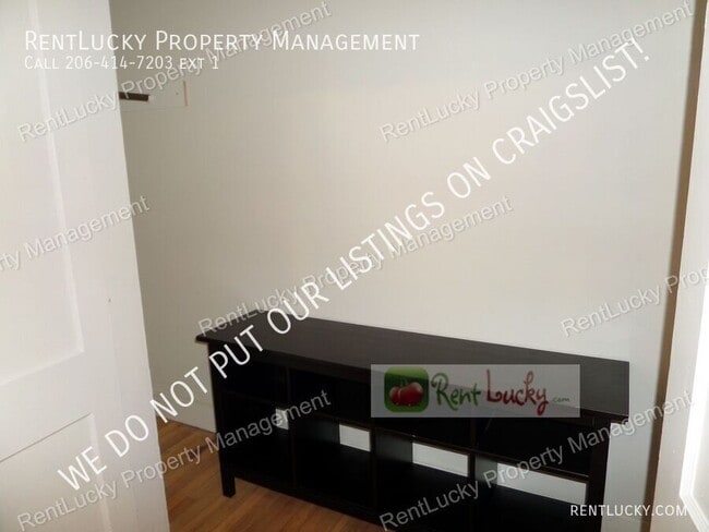 Building Photo - 2110 NE 85th St