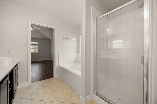 Building Photo - 29123 Foxingham Cir