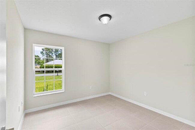 Building Photo - 11 Buffalo Grove Dr